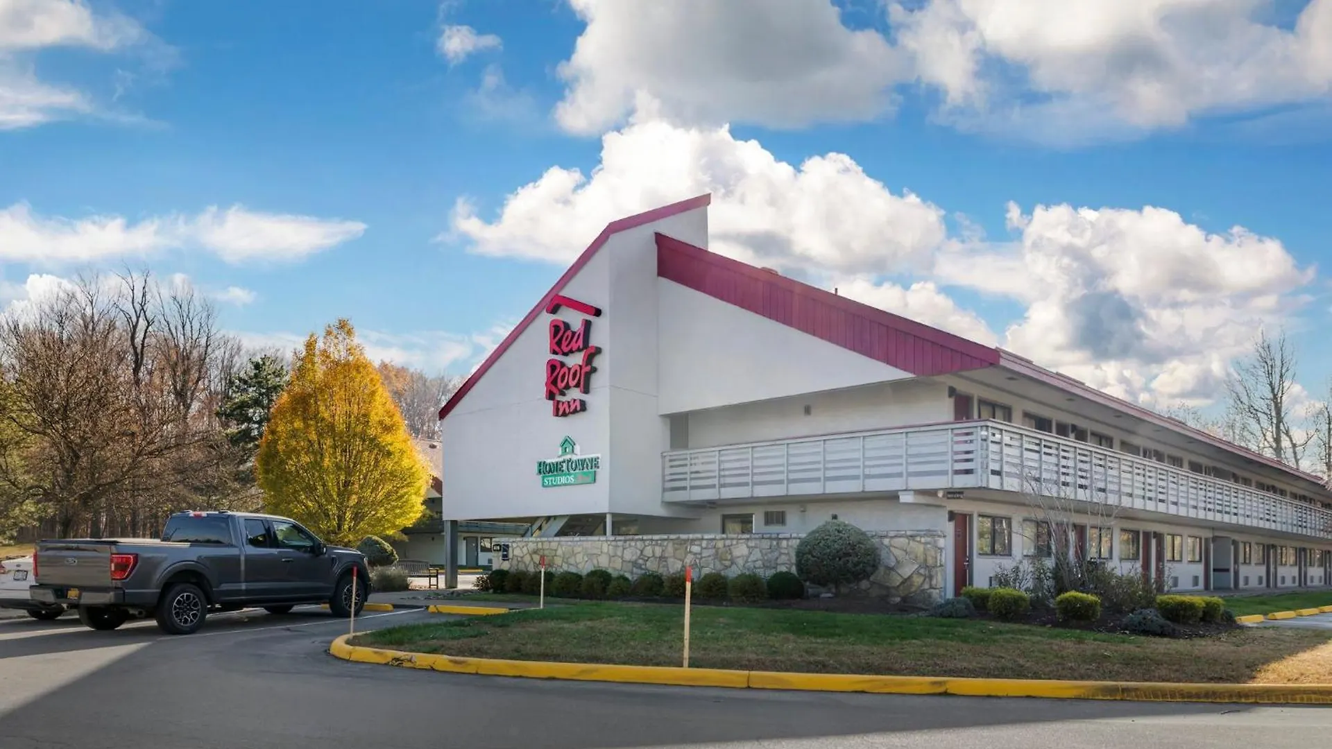 Where to Stay Near SUNY Buffalo: 4 Airport Hotels Reviewed